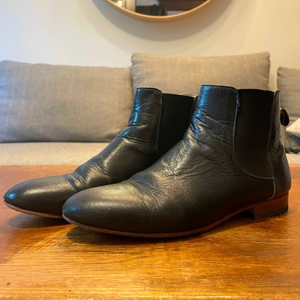 Dieppa Restrepo black leather ankle boots size 8.5